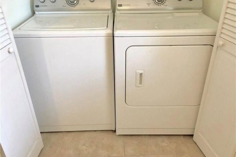Copropriété à louer à Fort Lauderdale, Floride: 2 chambres, 102.19 m2 № 2432906 - photo 8