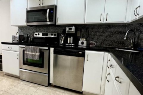 Copropriété à louer à Fort Lauderdale, Floride: 2 chambres, 102.19 m2 № 2432906 - photo 10