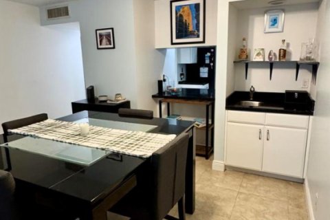 Copropriété à louer à Fort Lauderdale, Floride: 2 chambres, 102.19 m2 № 2432906 - photo 12
