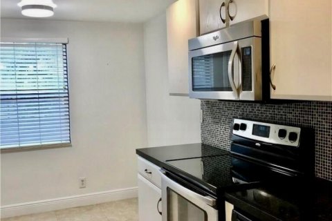 Copropriété à louer à Fort Lauderdale, Floride: 2 chambres, 102.19 m2 № 2432906 - photo 5