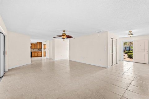 House in Cocoa Beach, Florida 4 bedrooms, 215.81 sq.m. № 2225126 - photo 17