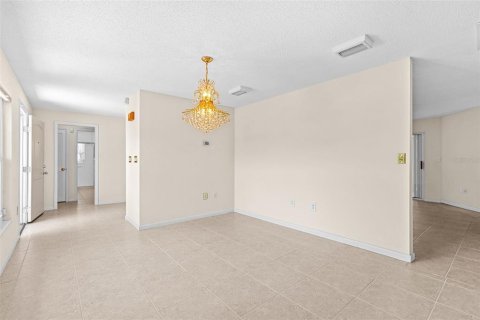 House in Cocoa Beach, Florida 4 bedrooms, 215.81 sq.m. № 2225126 - photo 30