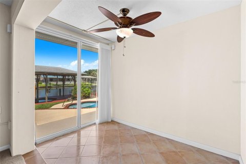 House in Cocoa Beach, Florida 4 bedrooms, 215.81 sq.m. № 2225126 - photo 23