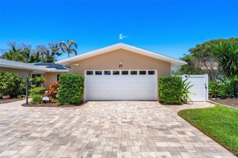House in Cocoa Beach, Florida 4 bedrooms, 215.81 sq.m. № 2225126