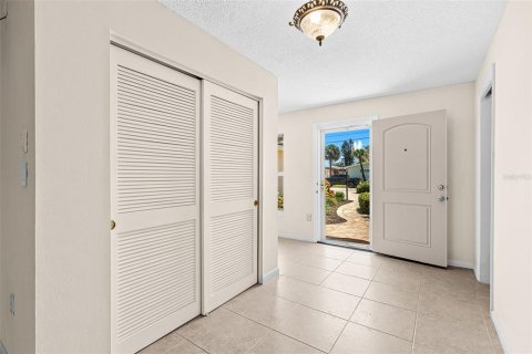 House in Cocoa Beach, Florida 4 bedrooms, 215.81 sq.m. № 2225126 - photo 28