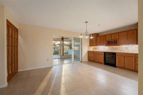House in Cocoa Beach, Florida 4 bedrooms, 215.81 sq.m. № 2225126 - photo 6