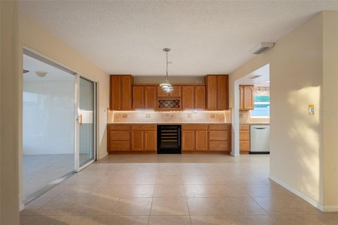 House in Cocoa Beach, Florida 4 bedrooms, 215.81 sq.m. № 2225126 - photo 5