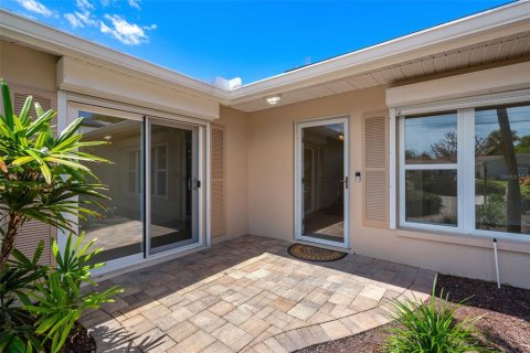 House in Cocoa Beach, Florida 4 bedrooms, 215.81 sq.m. № 2225126 - photo 3