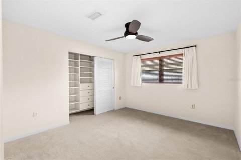 House in Cocoa Beach, Florida 4 bedrooms, 215.81 sq.m. № 2225126 - photo 26