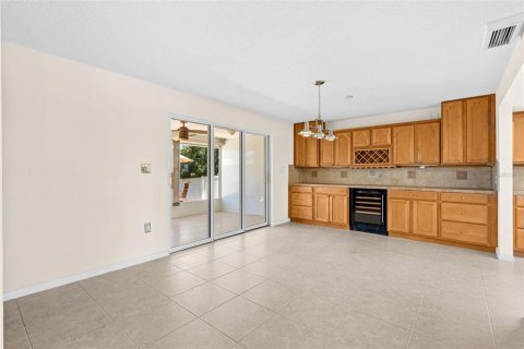 House in Cocoa Beach, Florida 4 bedrooms, 215.81 sq.m. № 2225126 - photo 7