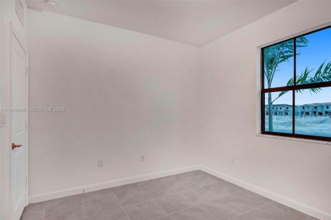 Купить виллу или дом в Хомстед, Флорида 4 спальни, 170.29м2, № 2005437 - фото 15