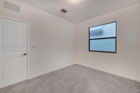 Купить виллу или дом в Хомстед, Флорида 4 спальни, 170.29м2, № 2005437 - фото 18