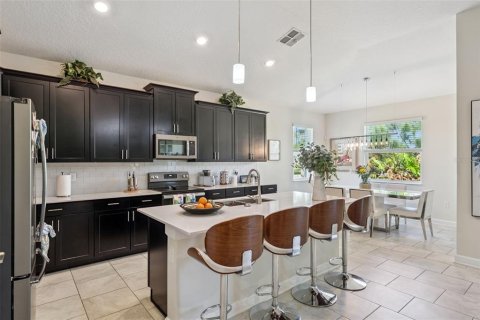 House in Davenport, Florida 4 bedrooms, 238.85 sq.m. № 2205190 - photo 23
