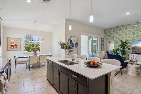House in Davenport, Florida 4 bedrooms, 238.85 sq.m. № 2205190 - photo 21