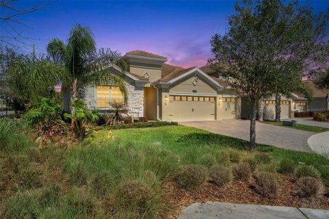 House in Davenport, Florida 4 bedrooms, 238.85 sq.m. № 2205190 - photo 2