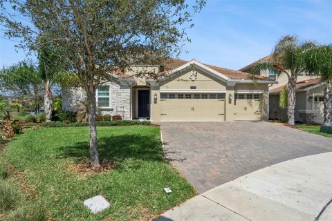 House in Davenport, Florida 4 bedrooms, 238.85 sq.m. № 2205190