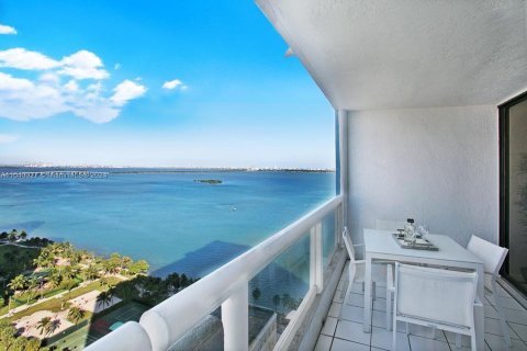 Condo à Miami, Floride, 3 chambres  № 1934652