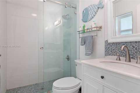 Купить виллу или дом в Корал-Гейблс, Флорида 3 спальни, 124.3м2, № 1889894 - фото 12