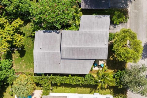 Купить виллу или дом в Корал-Гейблс, Флорида 3 спальни, 124.3м2, № 1889894 - фото 23