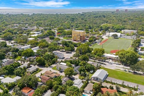 Купить виллу или дом в Корал-Гейблс, Флорида 3 спальни, 124.3м2, № 1889894 - фото 28