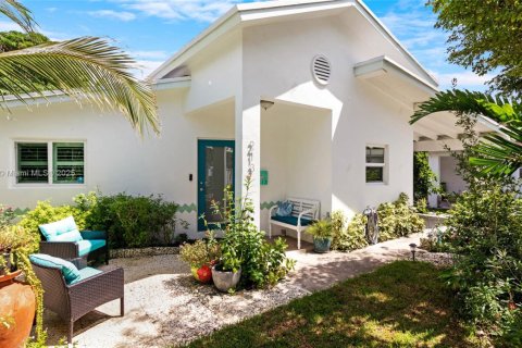 Купить виллу или дом в Корал-Гейблс, Флорида 3 спальни, 124.3м2, № 1889894 - фото 5