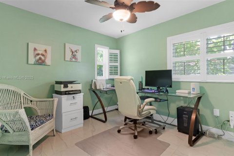 Купить виллу или дом в Корал-Гейблс, Флорида 3 спальни, 124.3м2, № 1889894 - фото 15