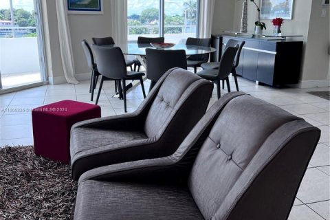 Снять в аренду кондоминиум в Майами-Бич, Флорида 3 спальни, 126.35м2, № 2088833 - фото 12