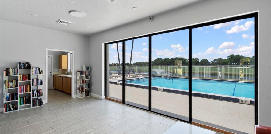 Condominio en West Palm Beach, Florida, 2 dormitorios № 1223557