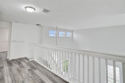 Купить виллу или дом в Пемброк-Пайнс, Флорида 3 спальни, 207.26м2, № 1991104 - фото 14