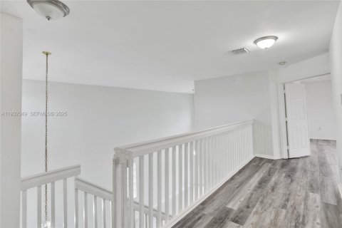 Купить виллу или дом в Пемброк-Пайнс, Флорида 3 спальни, 207.26м2, № 1991104 - фото 13