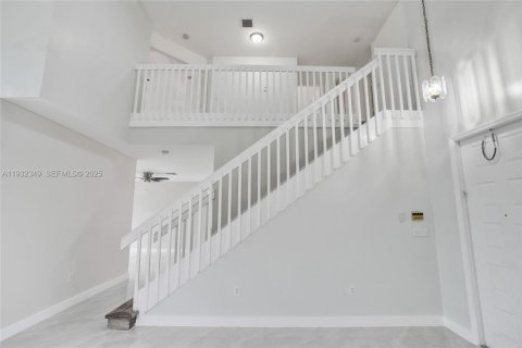 Купить виллу или дом в Пемброк-Пайнс, Флорида 3 спальни, 207.26м2, № 1991104 - фото 12