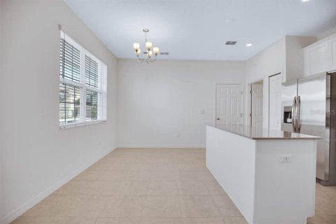 Adosado en alquiler en Fish Hawk, Florida, 3 dormitorios, 161.37 m2 № 1914486 - foto 9