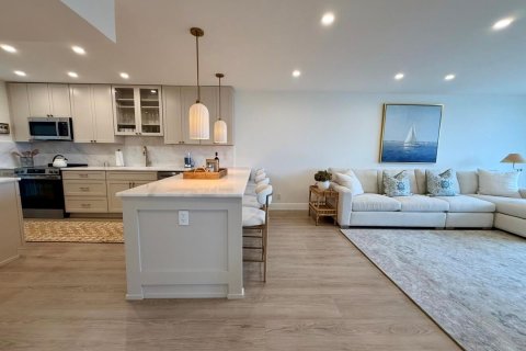Condo in Pompano Beach, Florida, 3 bedrooms  № 2387149 - photo 9
