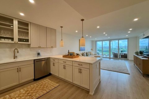 Condo in Pompano Beach, Florida, 3 bedrooms  № 2387149 - photo 5