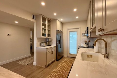 Condo in Pompano Beach, Florida, 3 bedrooms  № 2387149 - photo 8