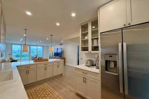 Condo in Pompano Beach, Florida, 3 bedrooms  № 2387149 - photo 6