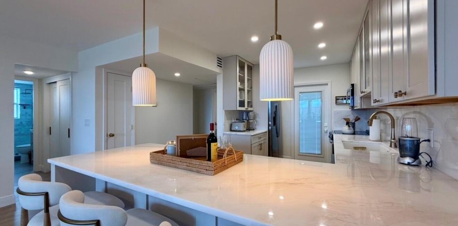 Condo in Pompano Beach, Florida, 3 bedrooms  № 2387149