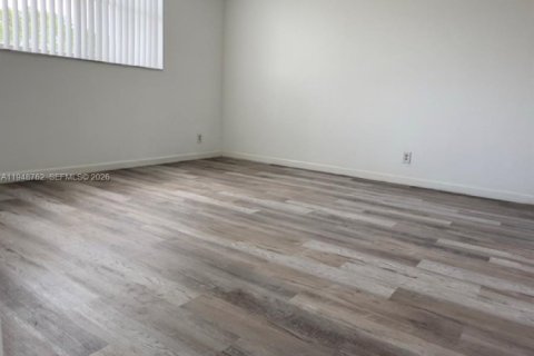 Купить кондоминиум в Уэст-Палм-Бич, Флорида 2 спальни, 89.19м2, № 2145663 - фото 4