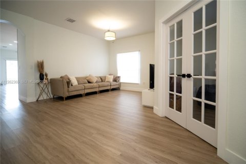 Villa ou maison à vendre à Miramar, Floride: 4 chambres, 174.47 m2 № 2027047 - photo 10