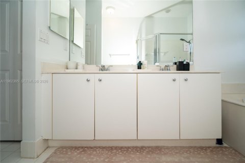 Villa ou maison à vendre à Miramar, Floride: 4 chambres, 174.47 m2 № 2027047 - photo 28