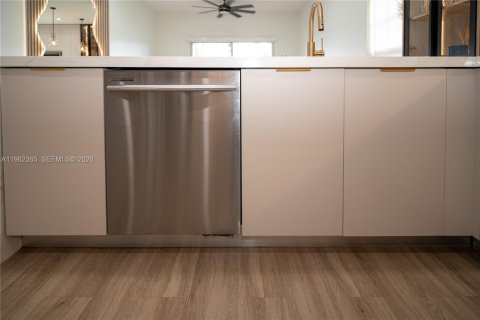 Villa ou maison à vendre à Miramar, Floride: 4 chambres, 174.47 m2 № 2027047 - photo 5