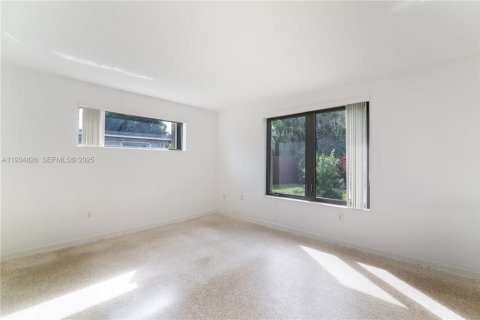 Casa en venta en Miami, Florida, 4 dormitorios, 165.83 m2 № 1993518 - foto 9