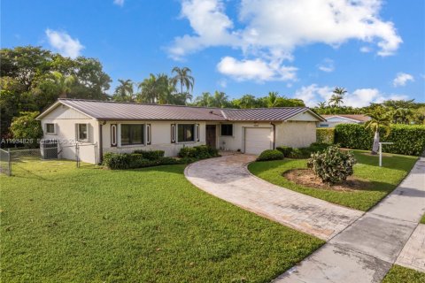 Casa en Miami, Florida 4 dormitorios, 165.83 m2 № 1993518