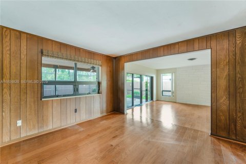 Casa en venta en Miami, Florida, 4 dormitorios, 165.83 m2 № 1993518 - foto 28