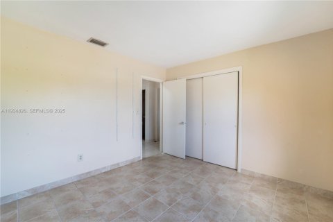 Casa en venta en Miami, Florida, 4 dormitorios, 165.83 m2 № 1993518 - foto 6