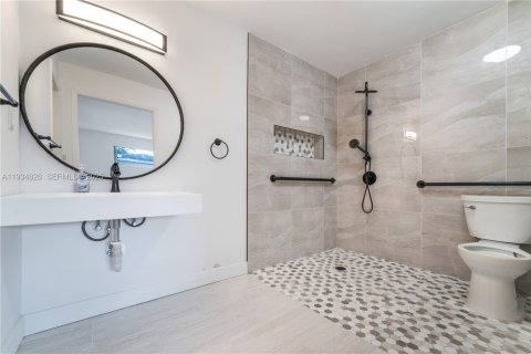 Casa en venta en Miami, Florida, 4 dormitorios, 165.83 m2 № 1993518 - foto 12