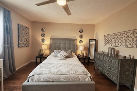 Condo in Miami, Florida, 2 bedrooms  № 2063270 - photo 24