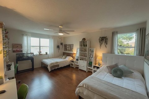 Condo in Miami, Florida, 2 bedrooms  № 2063270 - photo 20