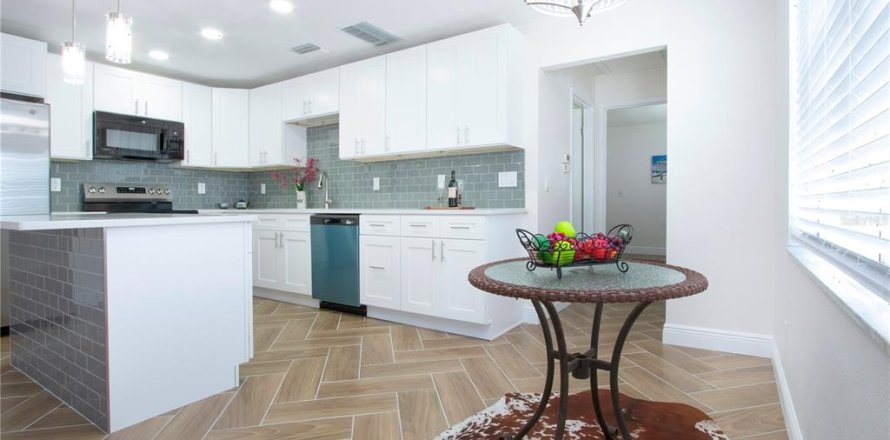 Condo in Sun City Center, Florida, 1 bedroom  № 1573040