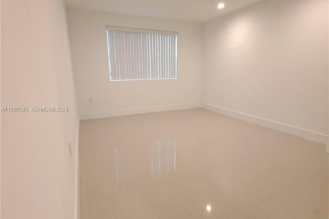 Condominio en venta en Miramar, Florida, 2 dormitorios, 100.71 m2 № 1989014 - foto 8